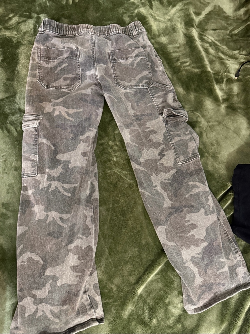 Camo pants, low rise - Picture 2 of 3